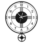 horloge design avec un balancier